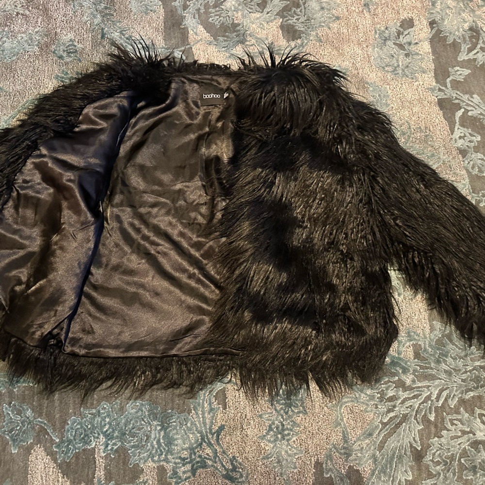 Boohoo Chic Black Faux Fur Jacket - Picture 2 of 7